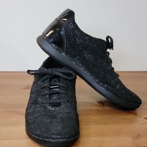 Alegria - Gracie Black Leather Paisley Sneakers Size 37/6.5 - Style - Comfort